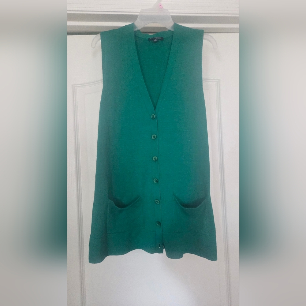 Chadwicks Green V-Neck Sweater Vest Size M